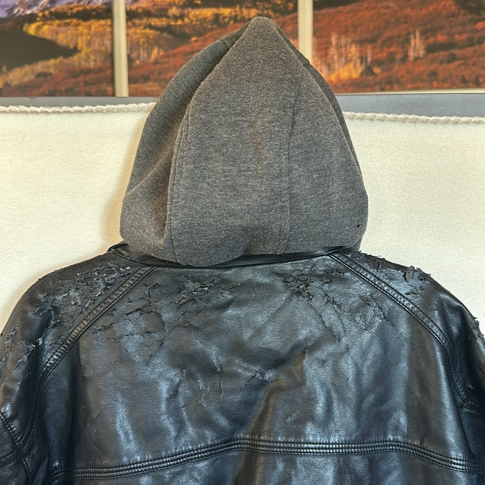 Calvin Klein Men’s Heavily Distressed Faux Leather w/ Sweater Style Underlining - Picture 11 of 16